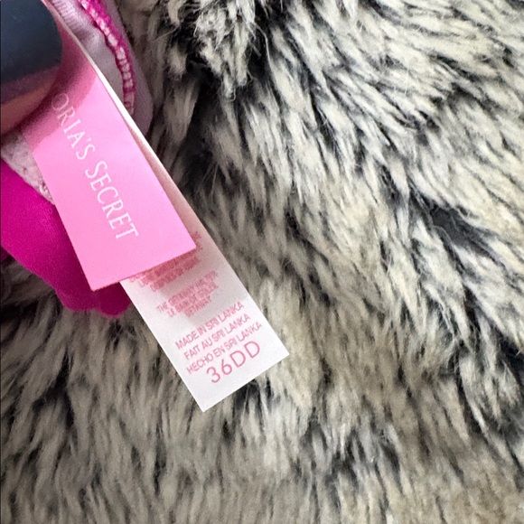 Victoria's Secret Hot Pink Push-Up Bra - Picture 2 of 4